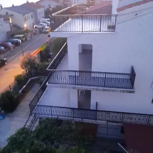 foglaljon itt