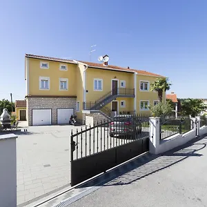  Apartment Euphemia